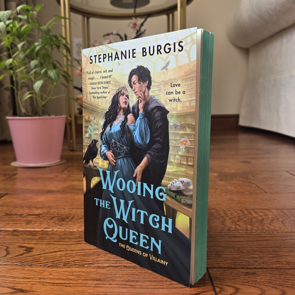 Wooing the Witch Queen by Stephanie Burgis - Sprayed Edge, Paperback